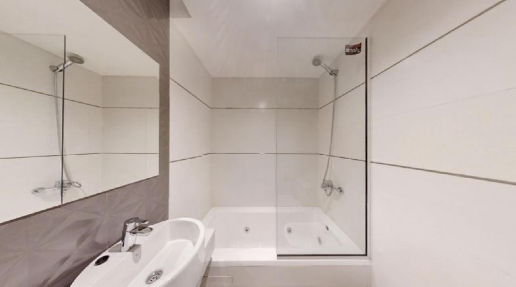Dos ambientes con balcon saliente al frente - Cochera- Developer IX