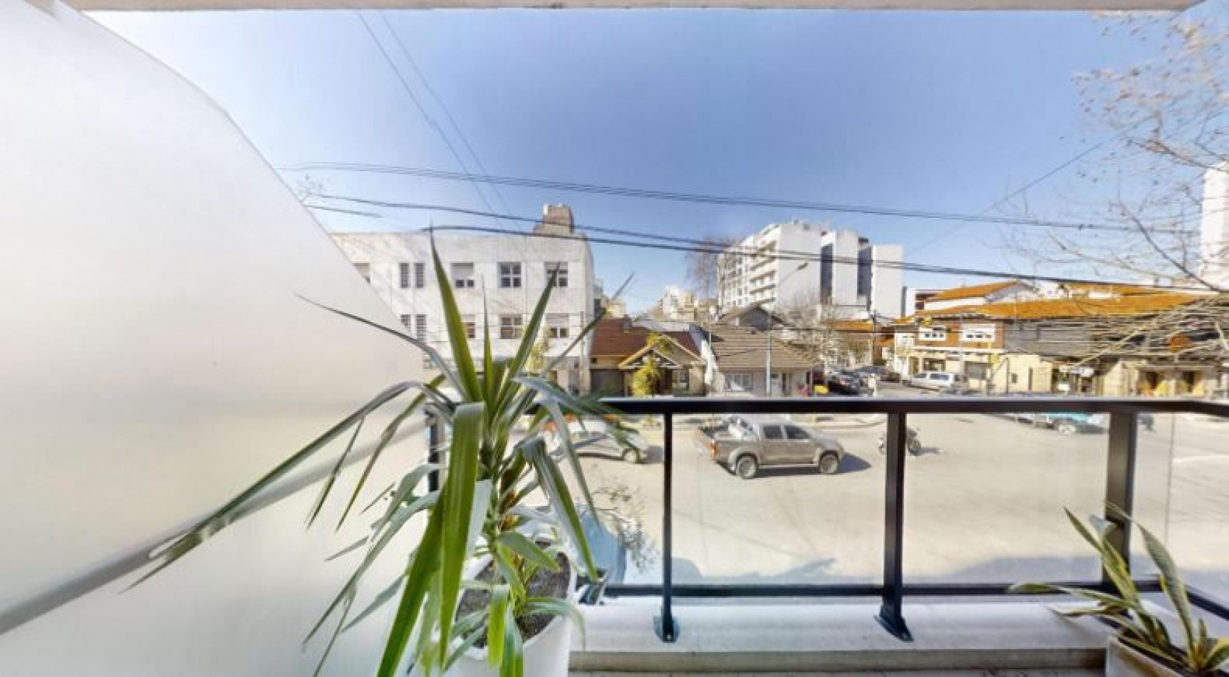 Dos ambientes con balcon saliente al frente - Cochera- Developer IX