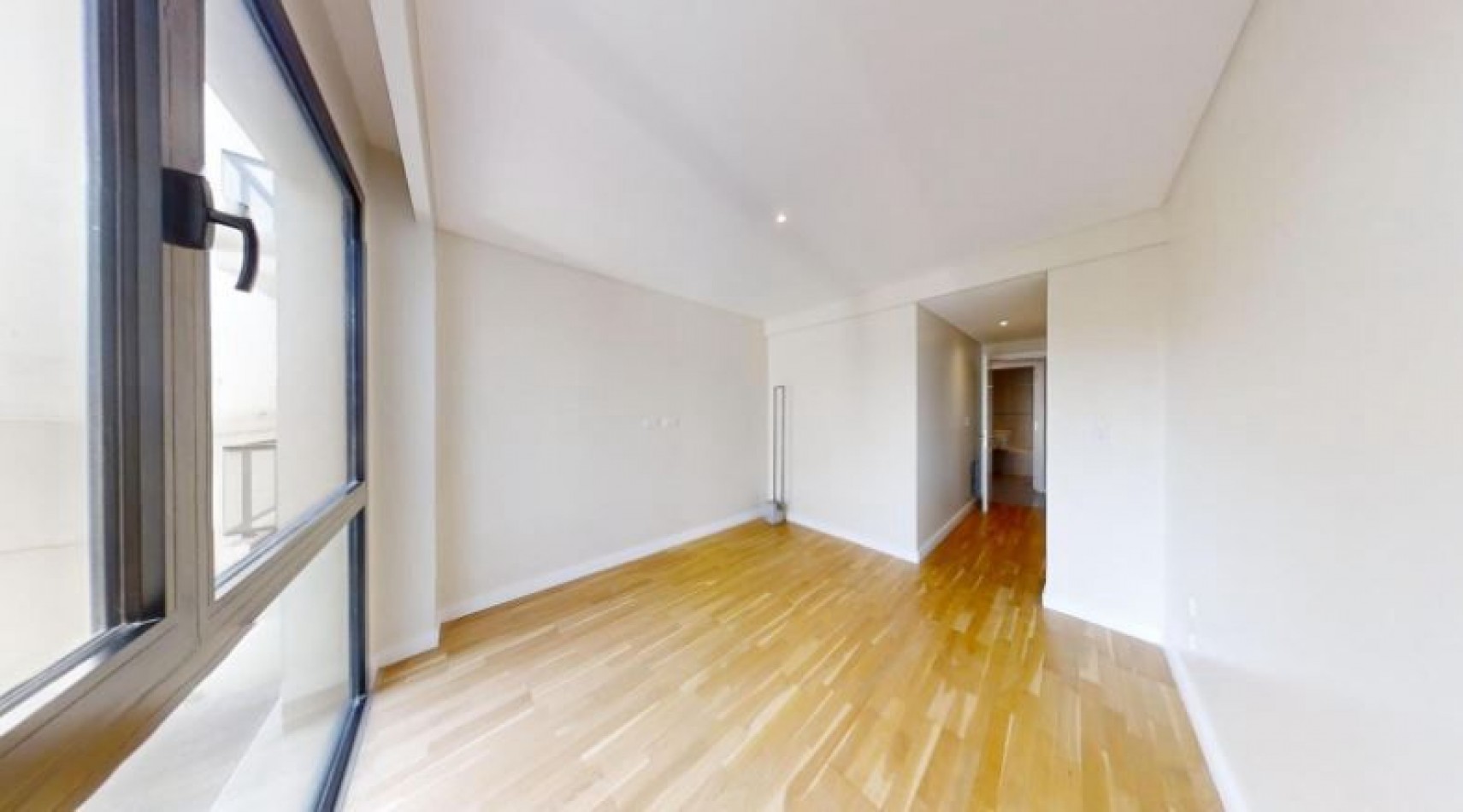 Dos ambientes con balcon saliente al frente - Cochera- Developer IX