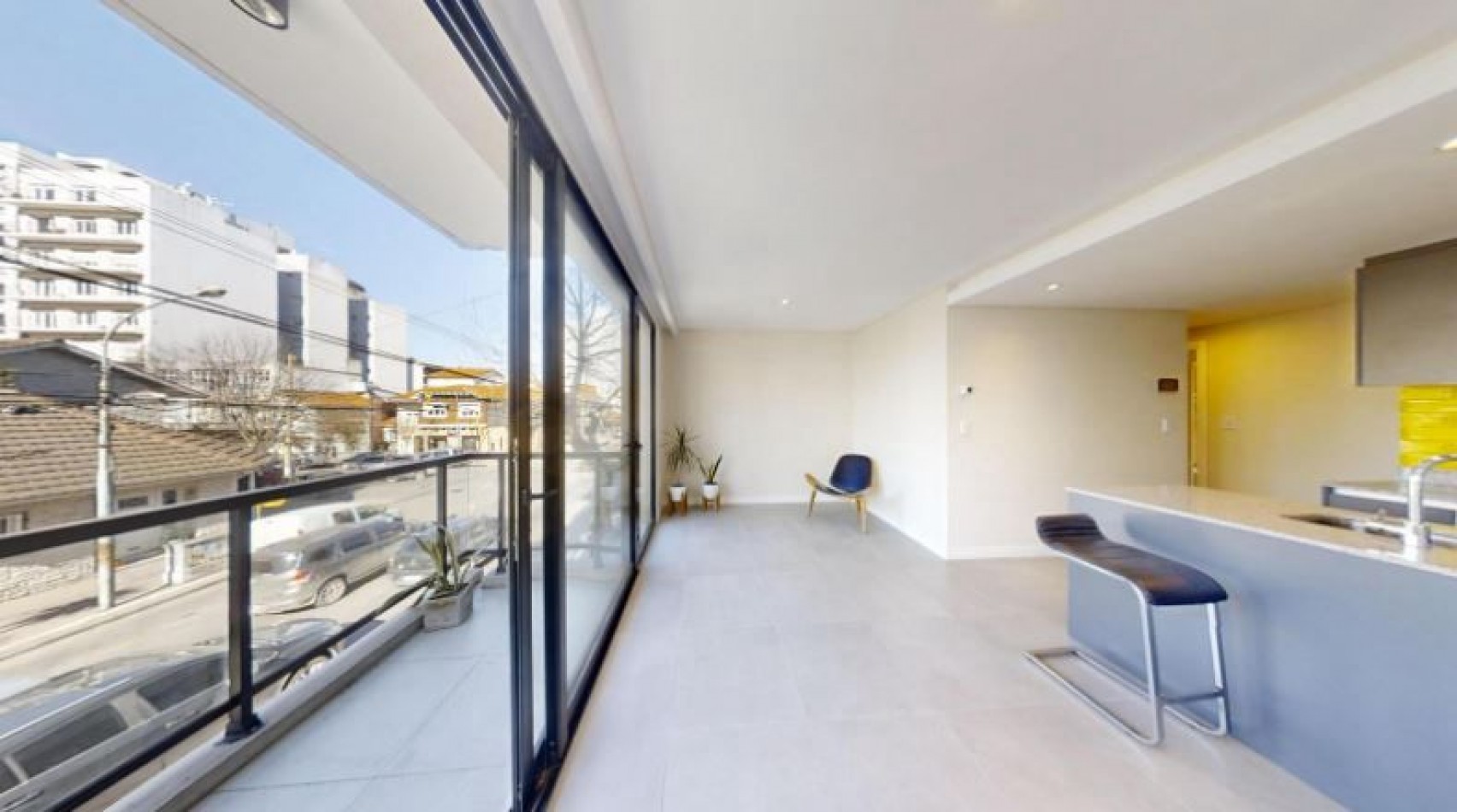 Dos ambientes con balcon saliente al frente - Cochera- Developer IX
