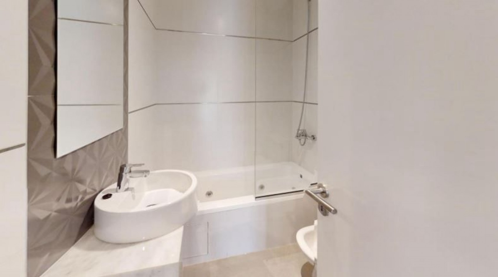 Dos ambientes con balcon saliente al frente - Cochera- Developer IX