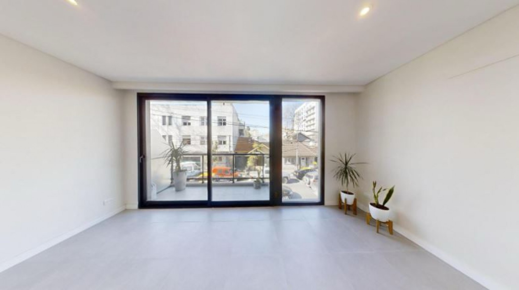 Dos ambientes con balcon saliente al frente - Cochera- Developer IX