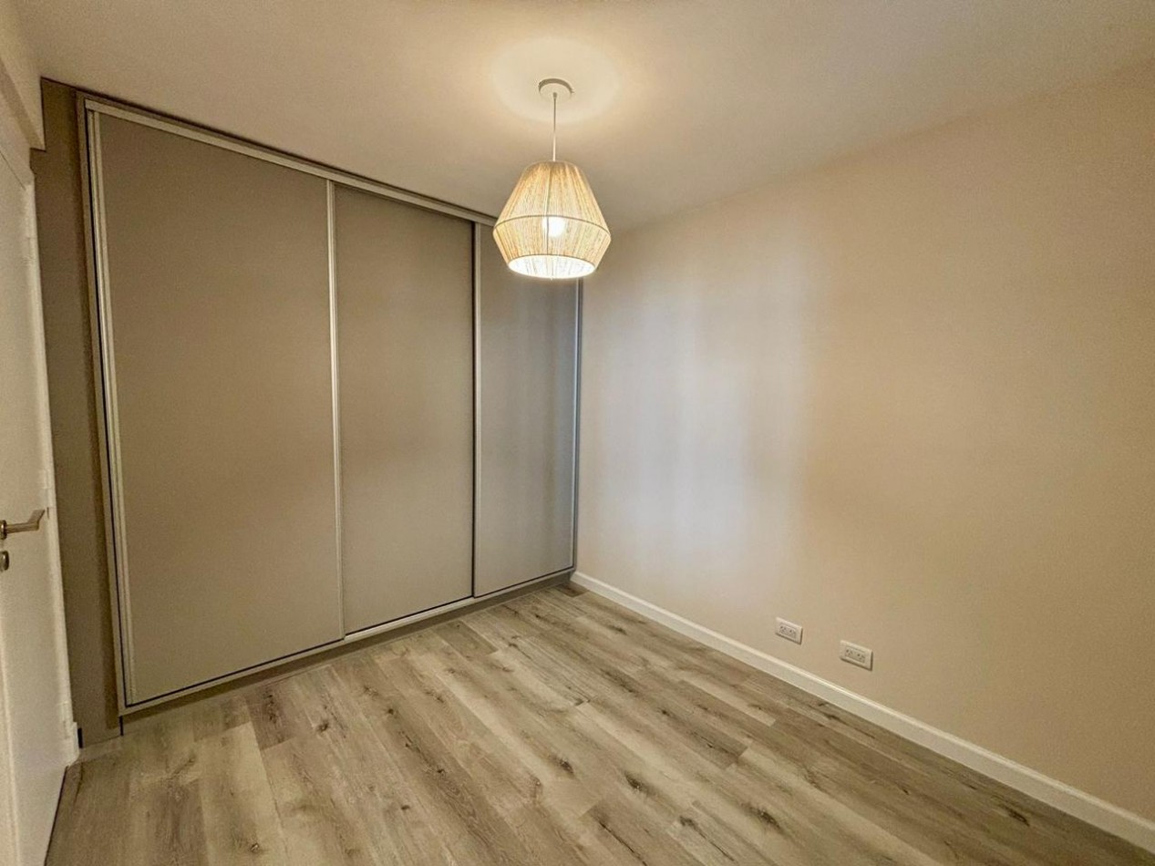 3 AMBIENTES CON DEPENDENCIA Y BALCON TERRAZA - TOTALMENTE RECICLADO