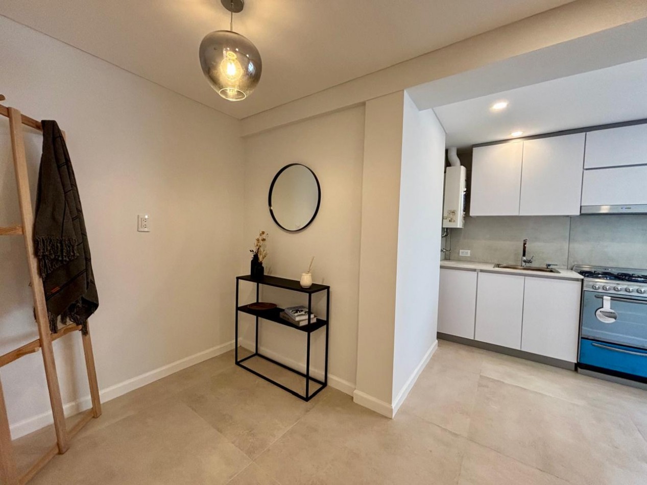 3 AMBIENTES CON DEPENDENCIA Y BALCON TERRAZA - TOTALMENTE RECICLADO