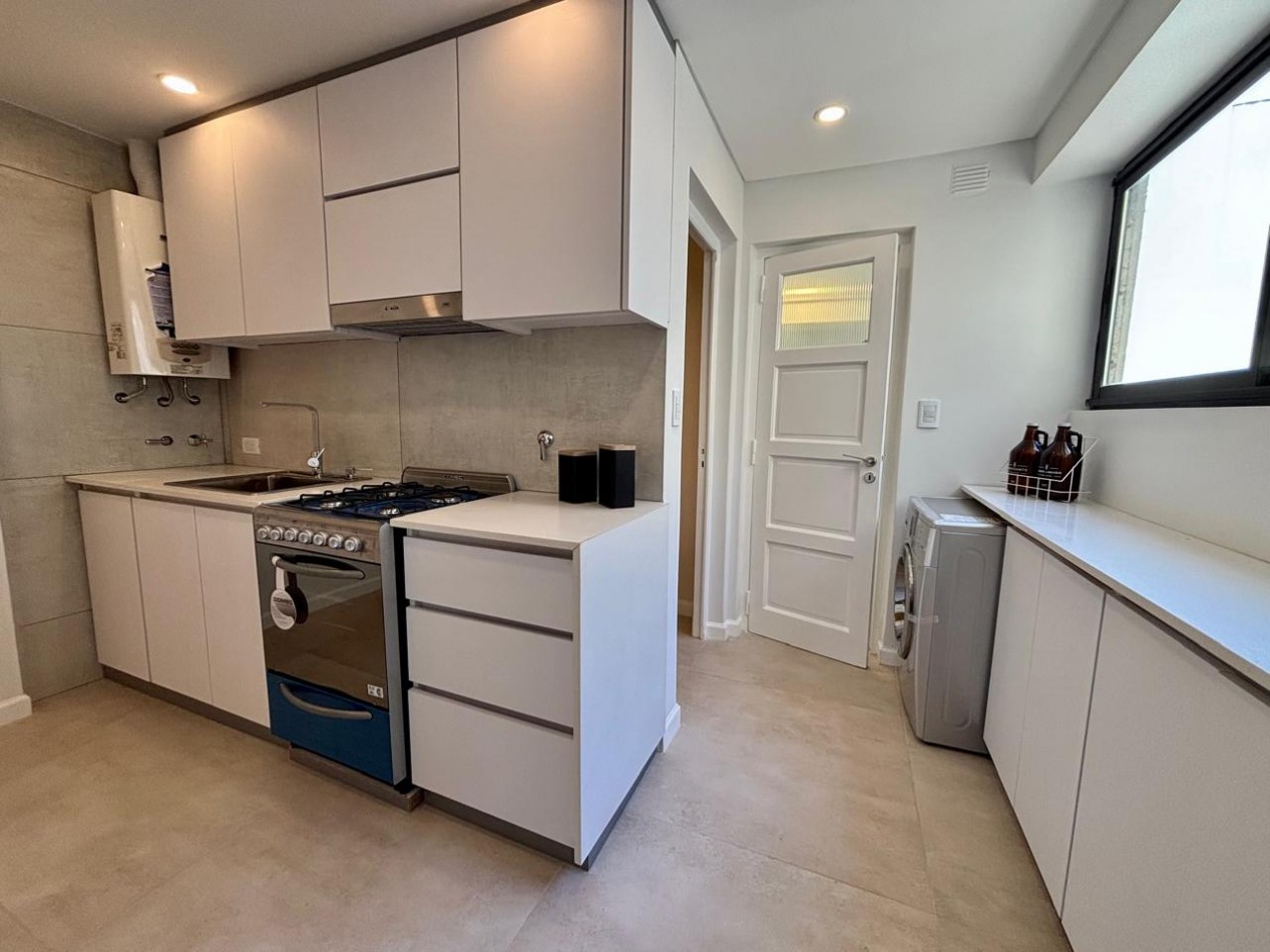 3 AMBIENTES CON DEPENDENCIA Y BALCON TERRAZA - TOTALMENTE RECICLADO