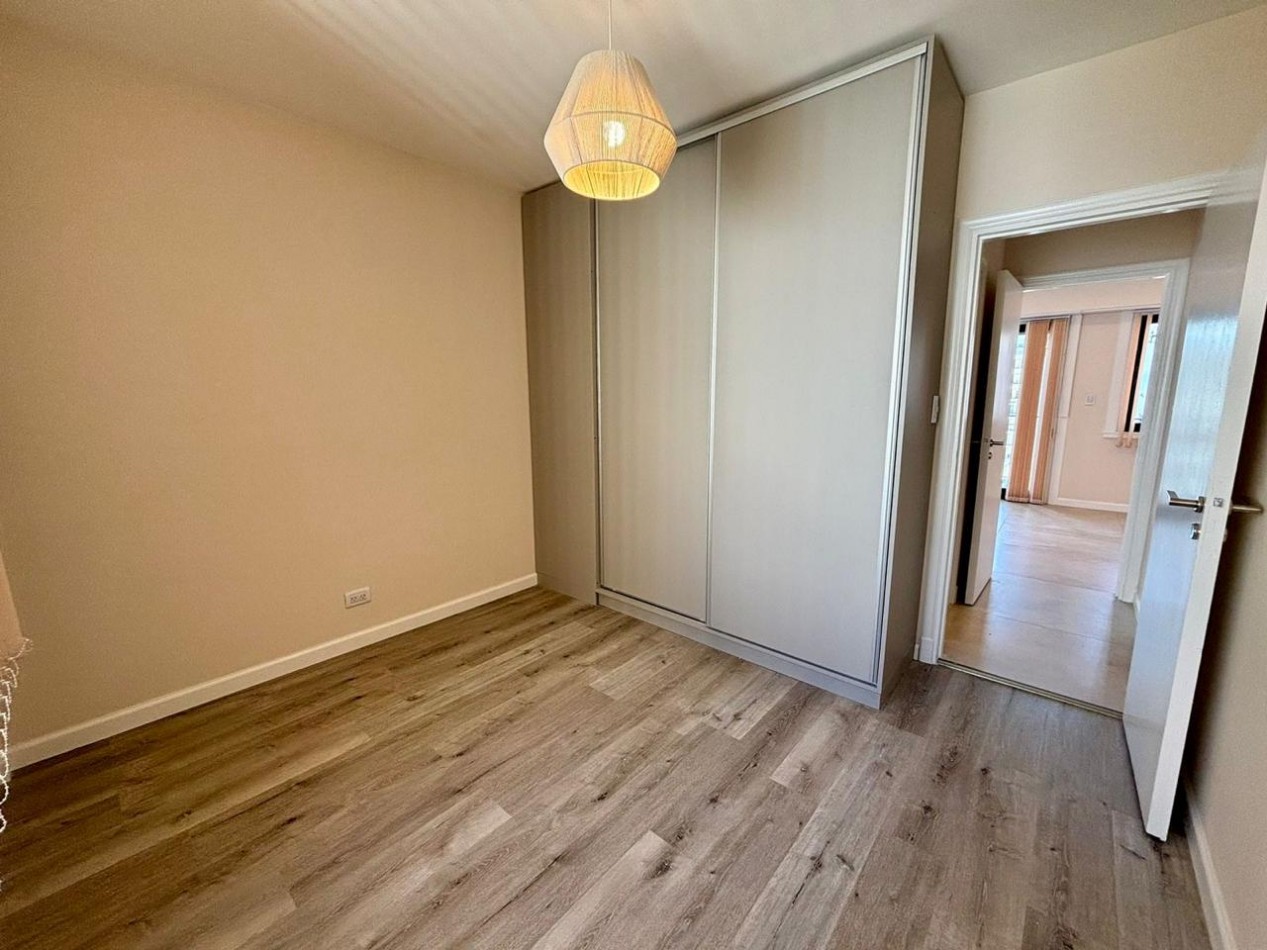 3 AMBIENTES CON DEPENDENCIA Y BALCON TERRAZA - TOTALMENTE RECICLADO