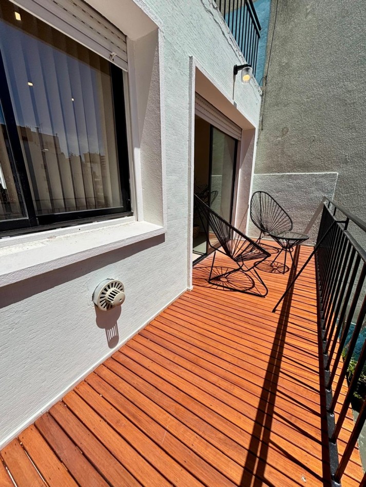 3 AMBIENTES CON DEPENDENCIA Y BALCON TERRAZA - TOTALMENTE RECICLADO
