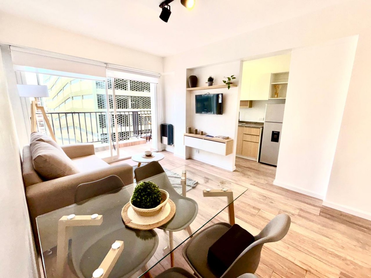 2 AMBIENTES AL FRENTE CON BALCON TERRAZA TOTALMENTE RECICLADO