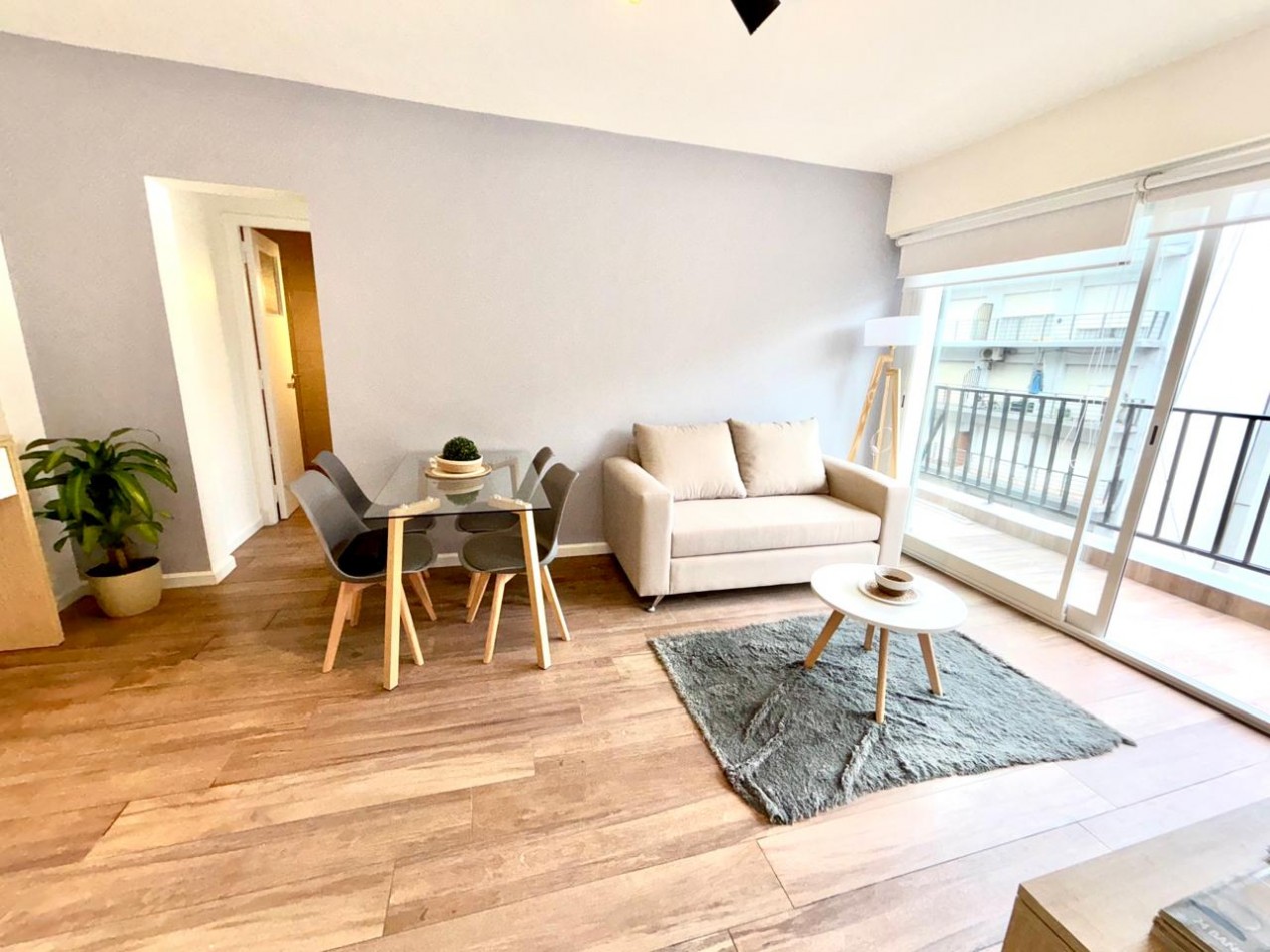 2 AMBIENTES AL FRENTE CON BALCON TERRAZA TOTALMENTE RECICLADO