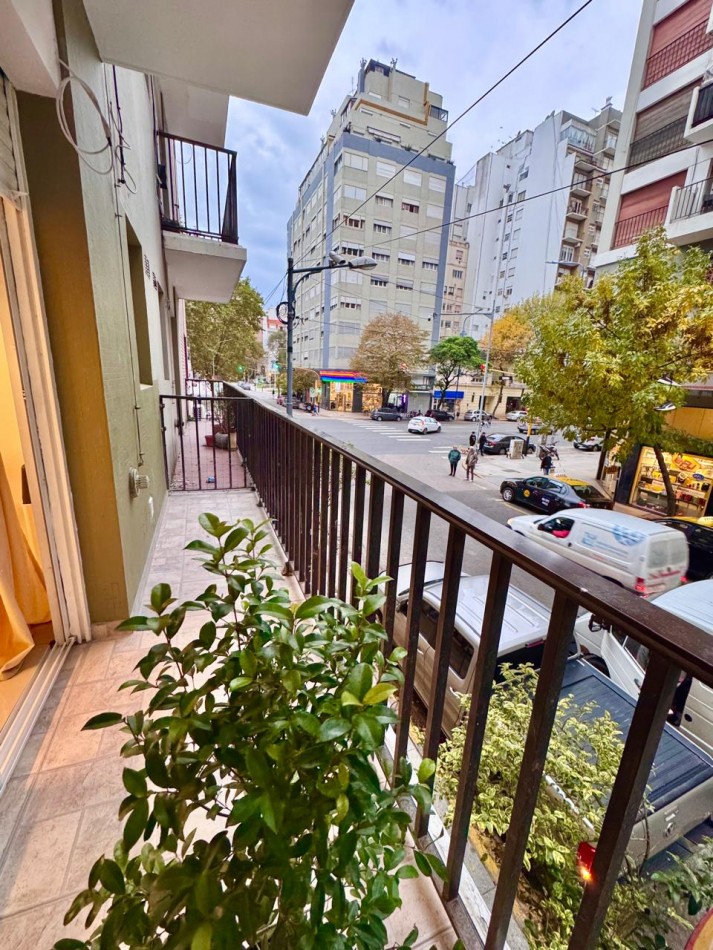 MONOAMBIENTE RECICLADO CON BALCON CORRIDO AL FRENTE EN EXCELENTE UBICACION