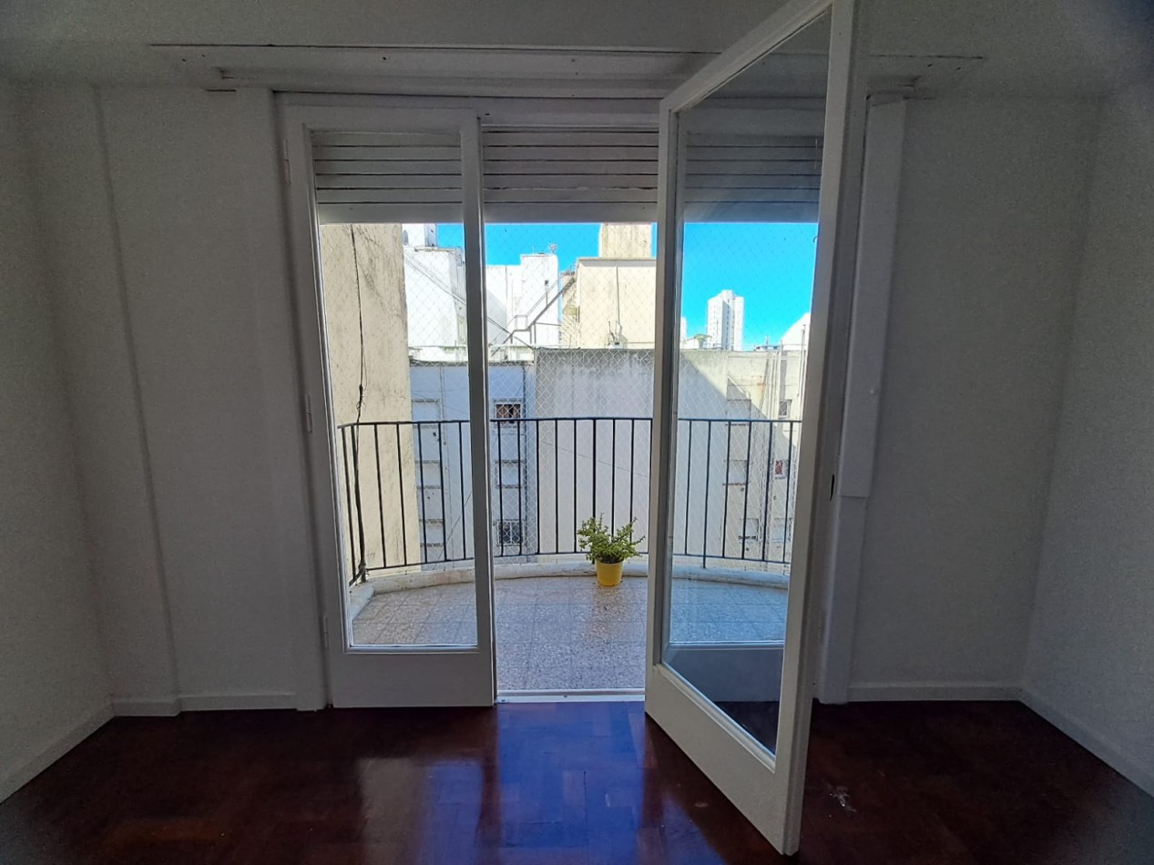 DEPARTAMENTO 1 AMBIENTE CON BALCON - RECICLADO - ACEPTA PERMUTA