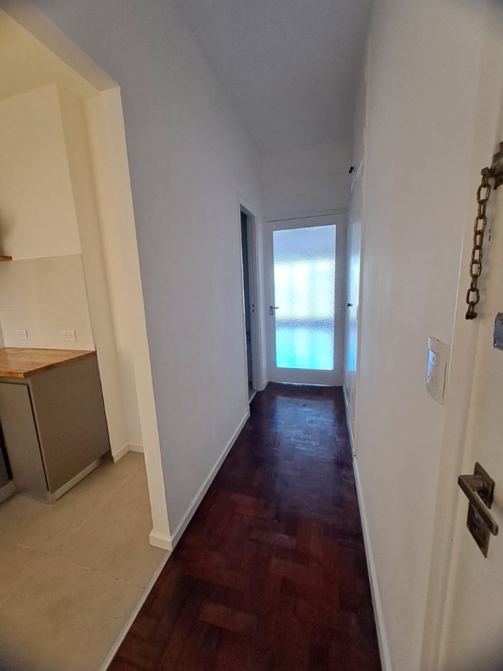 DEPARTAMENTO 1 AMBIENTE CON BALCON - RECICLADO - ACEPTA PERMUTA