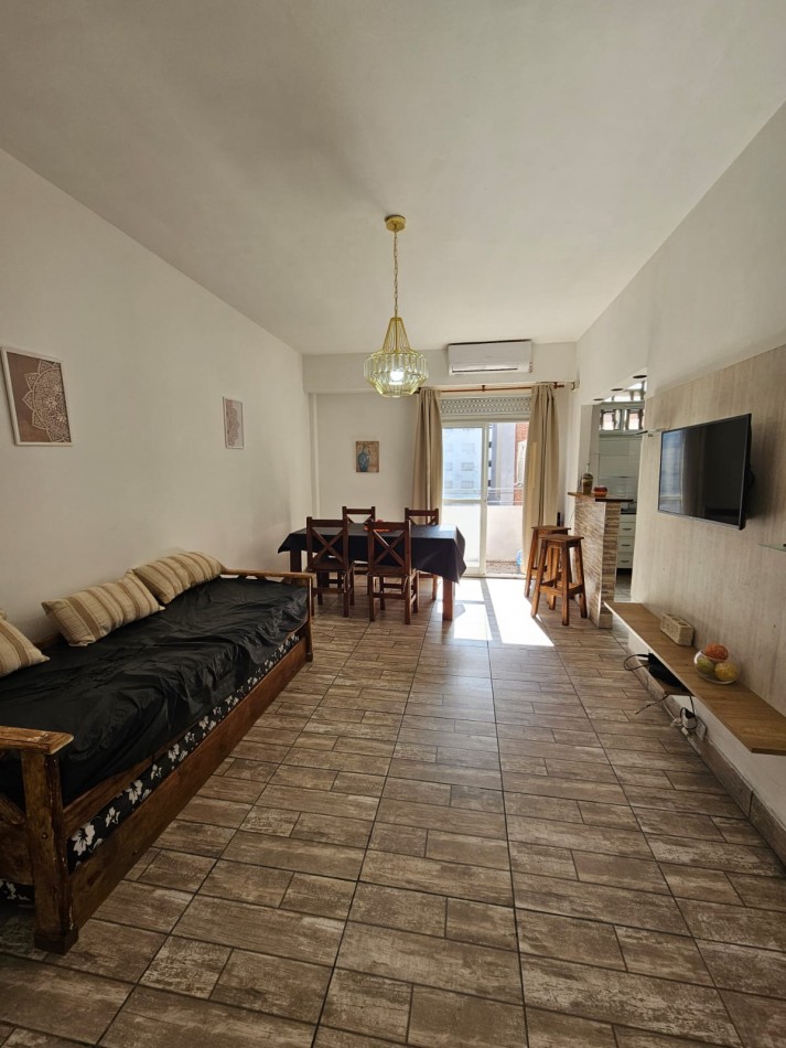 2 AMBIENTES A LA CALLE CON BALCON SALIENTE EN ZONA CENTRO - APTO CREDITO