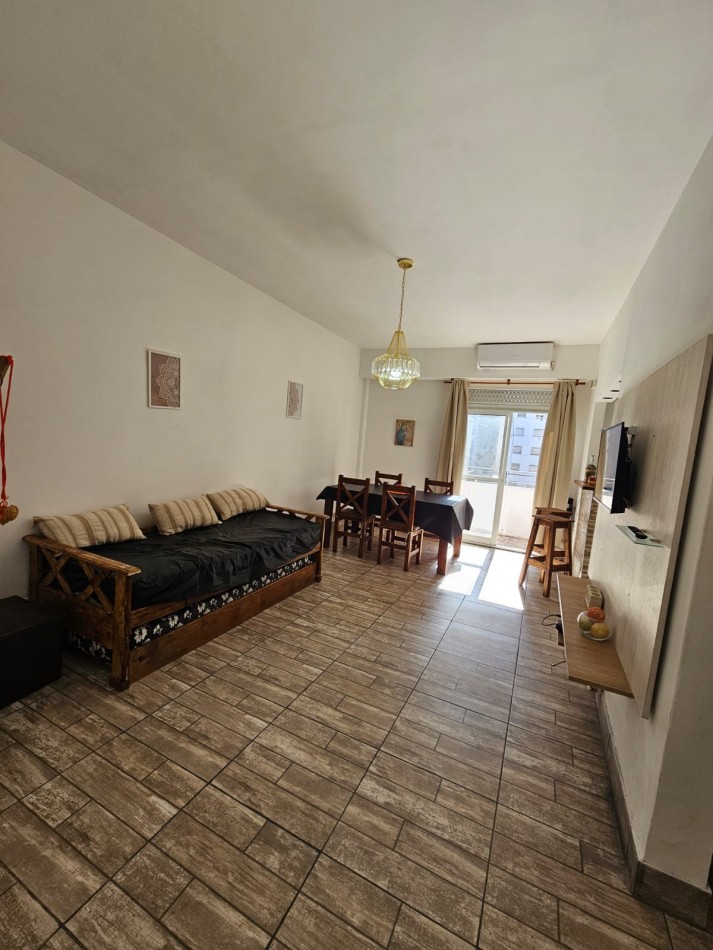 2 AMBIENTES A LA CALLE CON BALCON SALIENTE EN ZONA CENTRO - APTO CREDITO