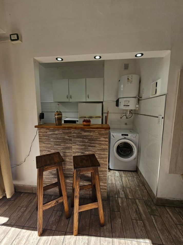2 AMBIENTES A LA CALLE CON BALCON SALIENTE EN ZONA CENTRO - APTO CREDITO
