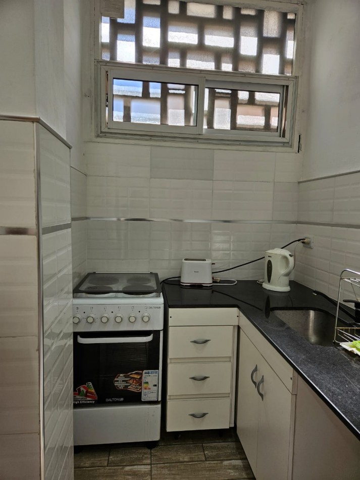 2 AMBIENTES A LA CALLE CON BALCON SALIENTE EN ZONA CENTRO - APTO CREDITO