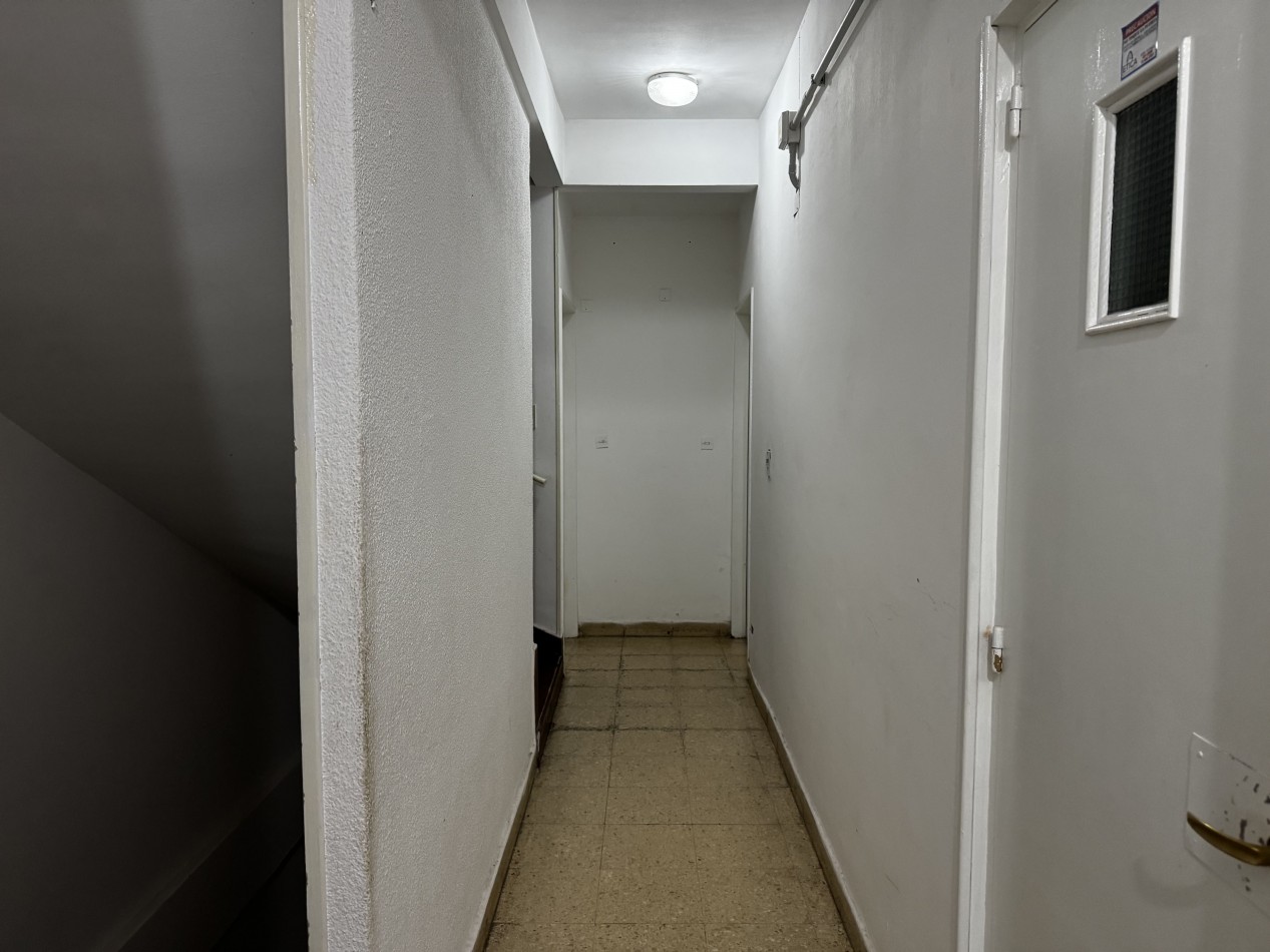 2 AMBIENTES A LA CALLE CON BALCON SALIENTE EN ZONA CENTRO - APTO CREDITO