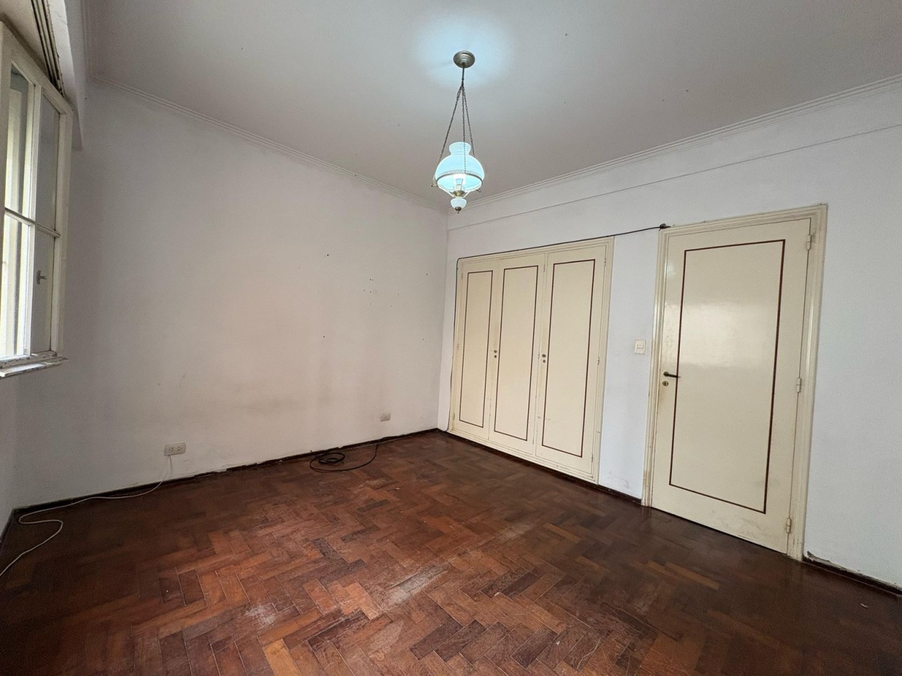Departamento de 3 Ambientes con Dependencia y Toillette a Metros del Mar - Plaza Colon