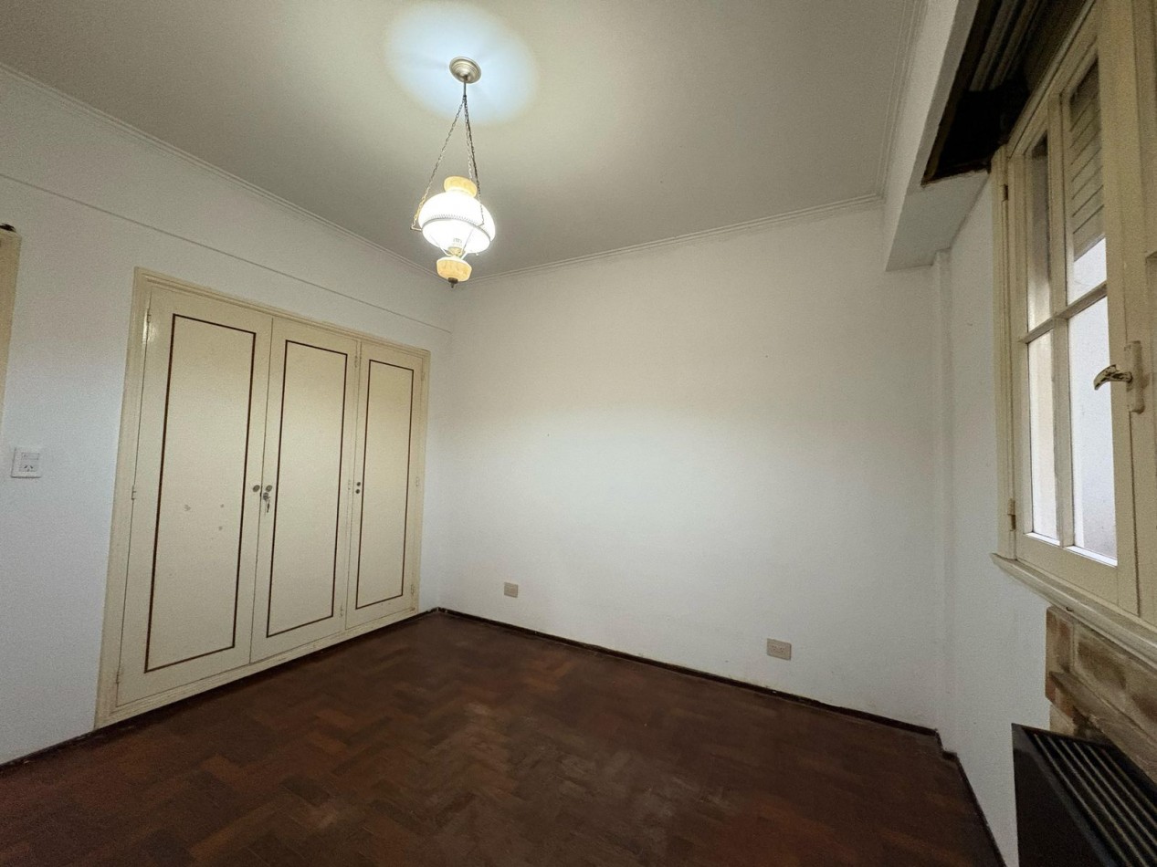 Departamento de 3 Ambientes con Dependencia y Toillette a Metros del Mar - Plaza Colon