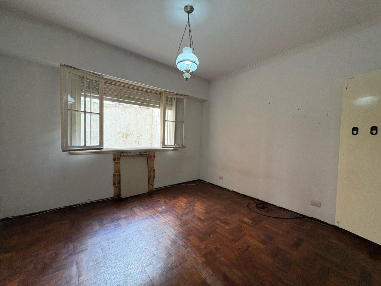 Departamento de 3 Ambientes con Dependencia y Toillette a Metros del Mar - Plaza Colon