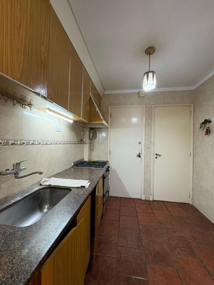 Departamento de 3 Ambientes con Dependencia y Toillette a Metros del Mar - Plaza Colon