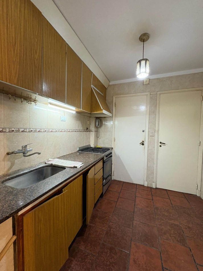 Departamento de 3 Ambientes con Dependencia y Toillette a Metros del Mar - Plaza Colon