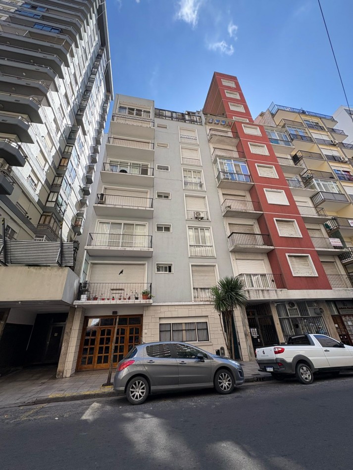 Departamento de 3 Ambientes con Dependencia y Toillette a Metros del Mar - Plaza Colon