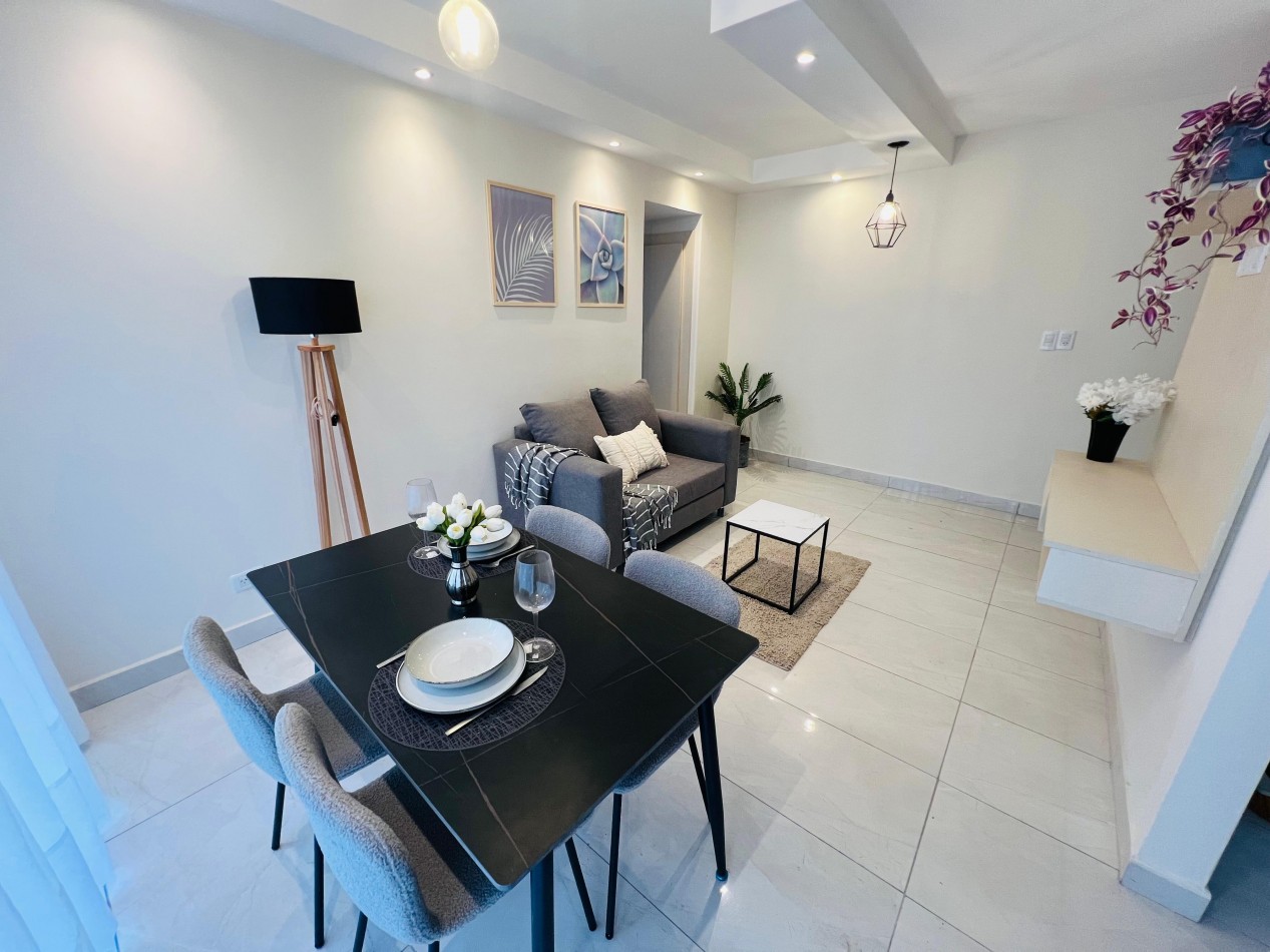 2 AMBIENTES CON BALCON A LA CALLE EN ZONA CENTRO