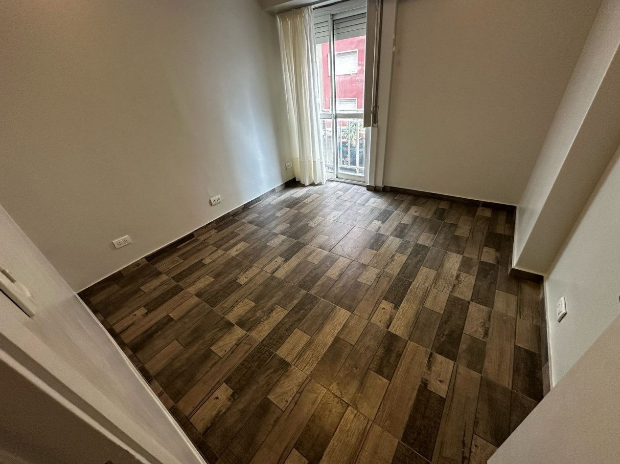 Departamento 2 Ambientes Reciclado con Balcon a la Calle - Apto Credito - Mar del Plata