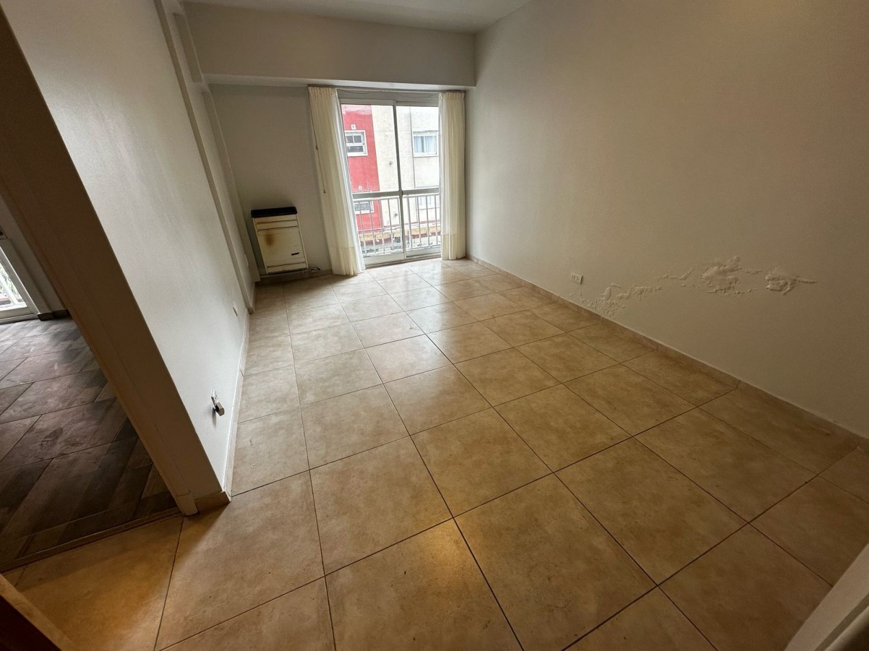 Departamento 2 Ambientes Reciclado con Balcon a la Calle - Apto Credito - Mar del Plata