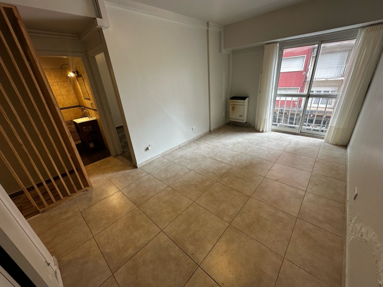 Departamento 2 Ambientes Reciclado con Balcon a la Calle - Apto Credito - Mar del Plata