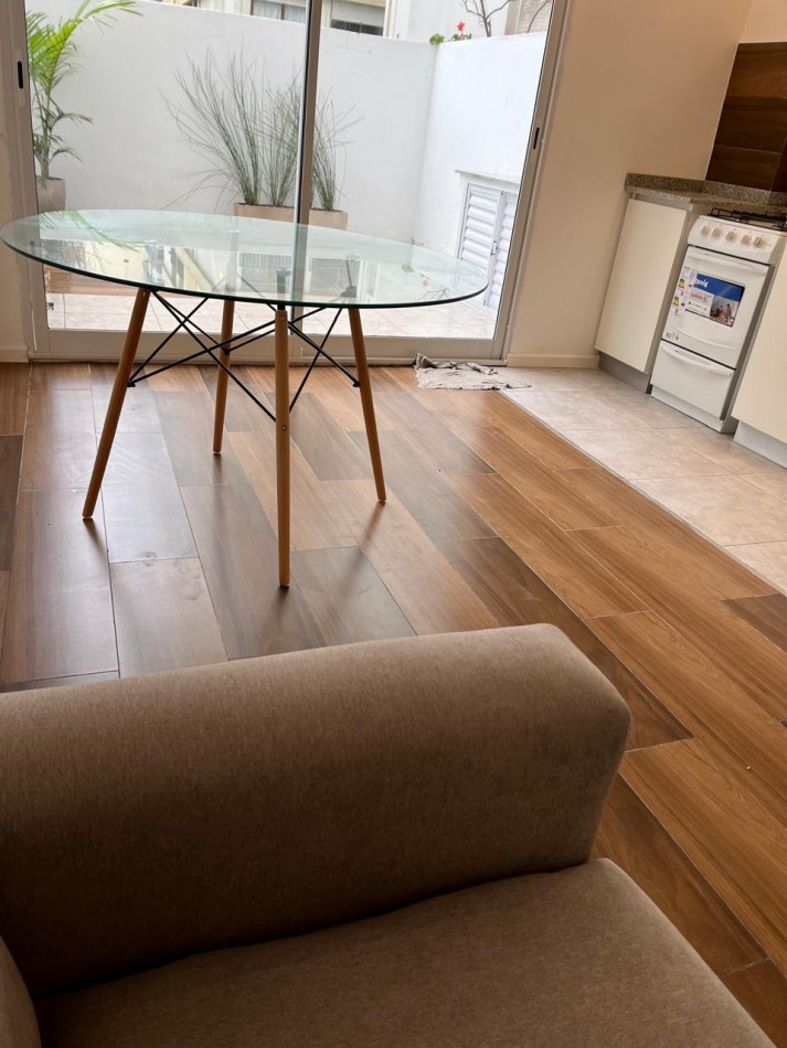 Departamento monoambiente reciclado con patio - 37 m2