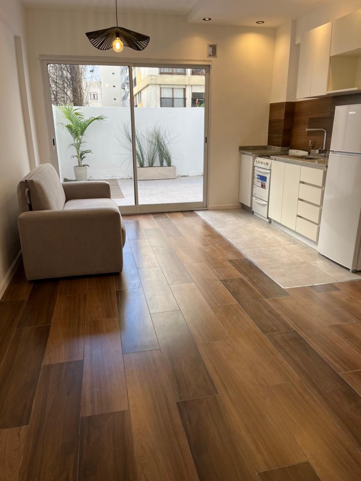 Departamento monoambiente reciclado con patio - 37 m2
