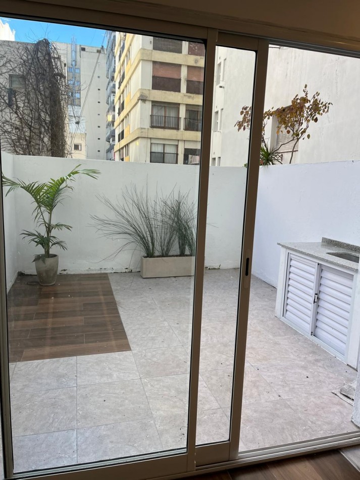 Departamento monoambiente reciclado con patio - 37 m2