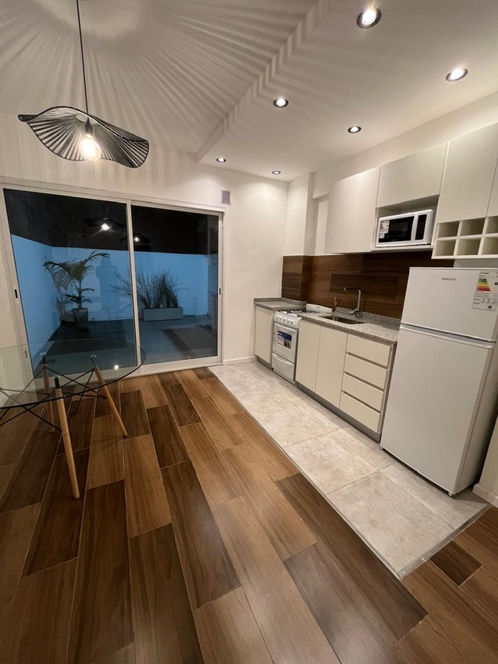 Departamento monoambiente reciclado con patio - 37 m2