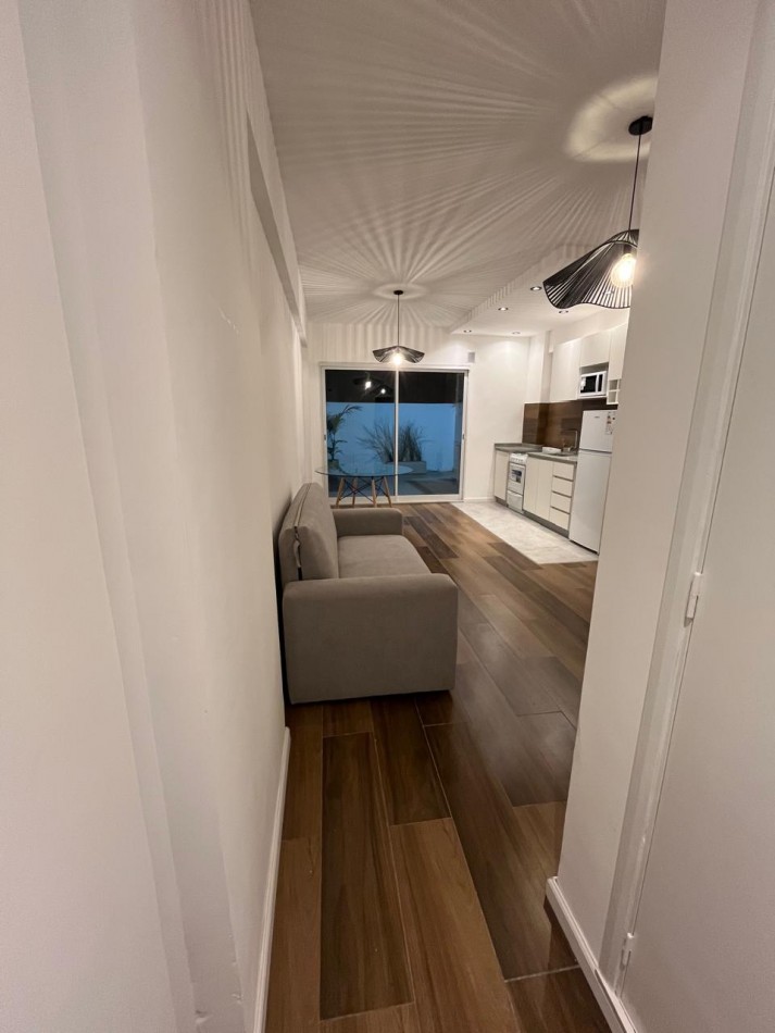 Departamento monoambiente reciclado con patio - 37 m2