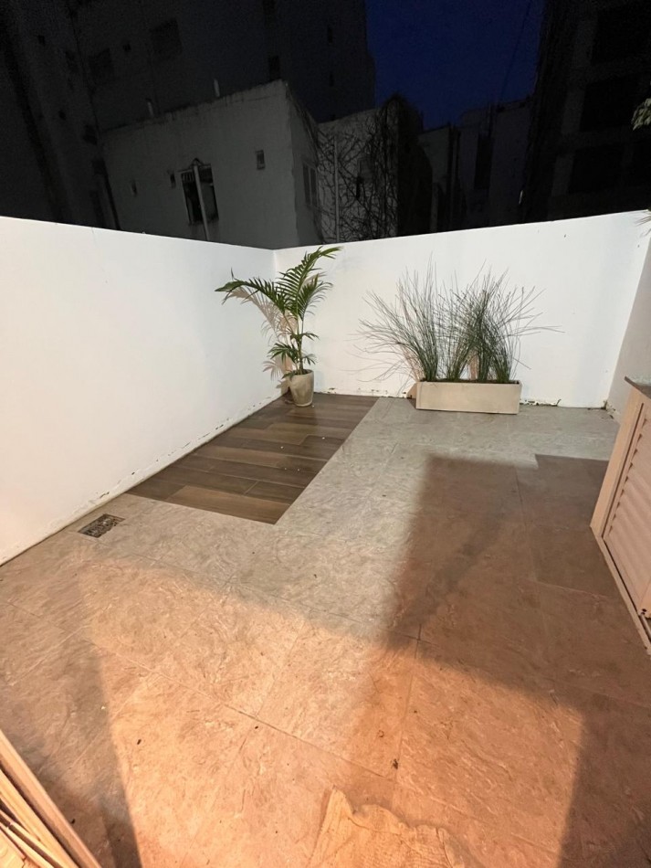 Departamento monoambiente reciclado con patio - 37 m2