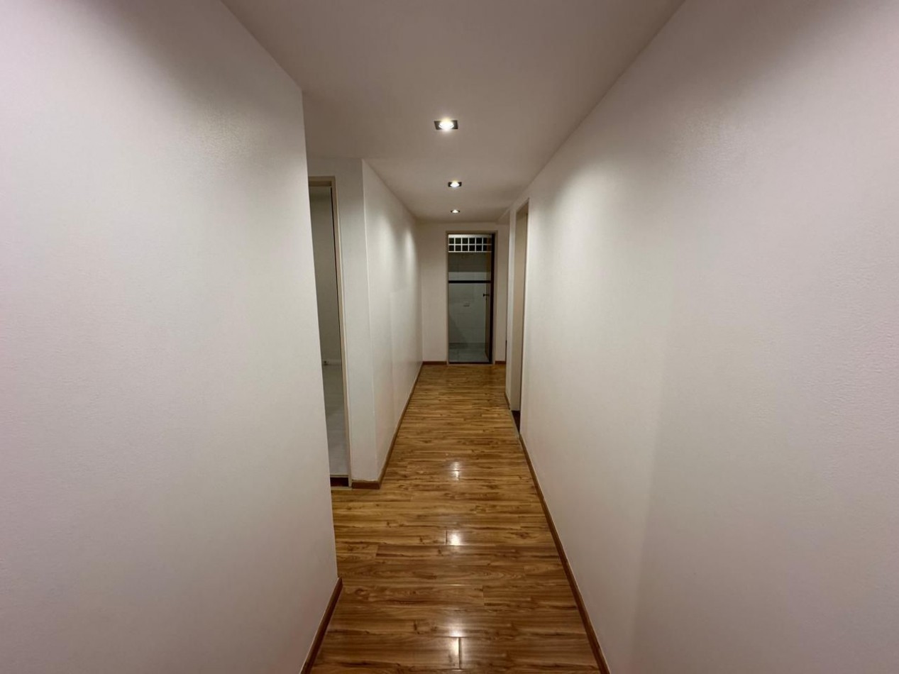 3 AMBIENTES CON BALCON AL FRENTE Y COCHERA EN ZONA PLAZA MITRE