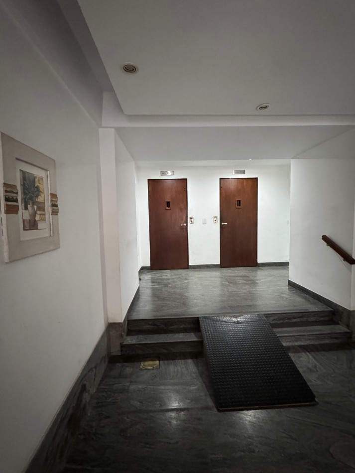 VENTA DEPARTAMENTO 2 AMBIENTES  + COCHERA EN LA PERLA (Salta y Libertad)