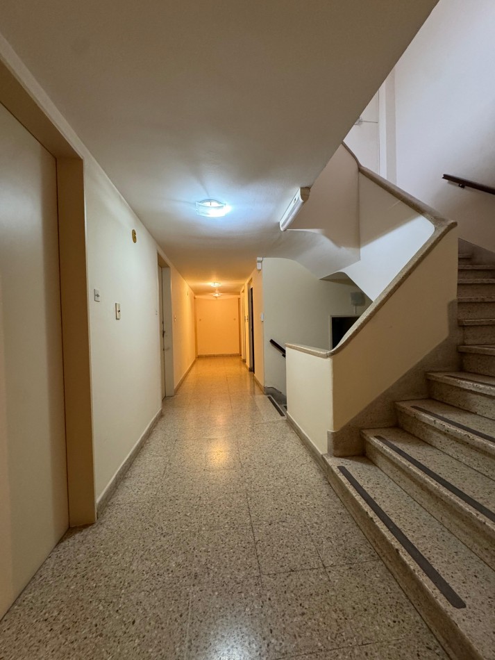 VENTA DEPARTAMENTO 2 AMBIENTES  + COCHERA EN LA PERLA (Salta y Libertad)