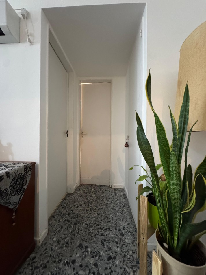 VENTA DEPARTAMENTO 2 AMBIENTES  + COCHERA EN LA PERLA (Salta y Libertad)