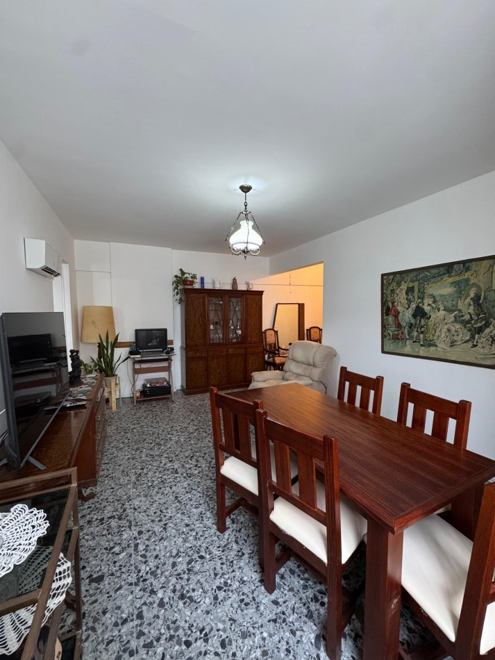 VENTA DEPARTAMENTO 2 AMBIENTES  + COCHERA EN LA PERLA (Salta y Libertad)