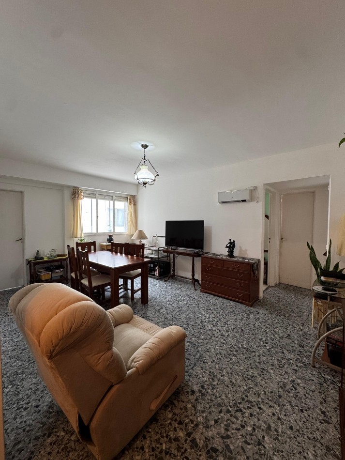 VENTA DEPARTAMENTO 2 AMBIENTES  + COCHERA EN LA PERLA (Salta y Libertad)