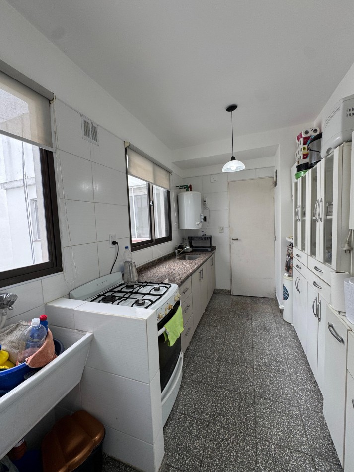VENTA DEPARTAMENTO 2 AMBIENTES  + COCHERA EN LA PERLA (Salta y Libertad)