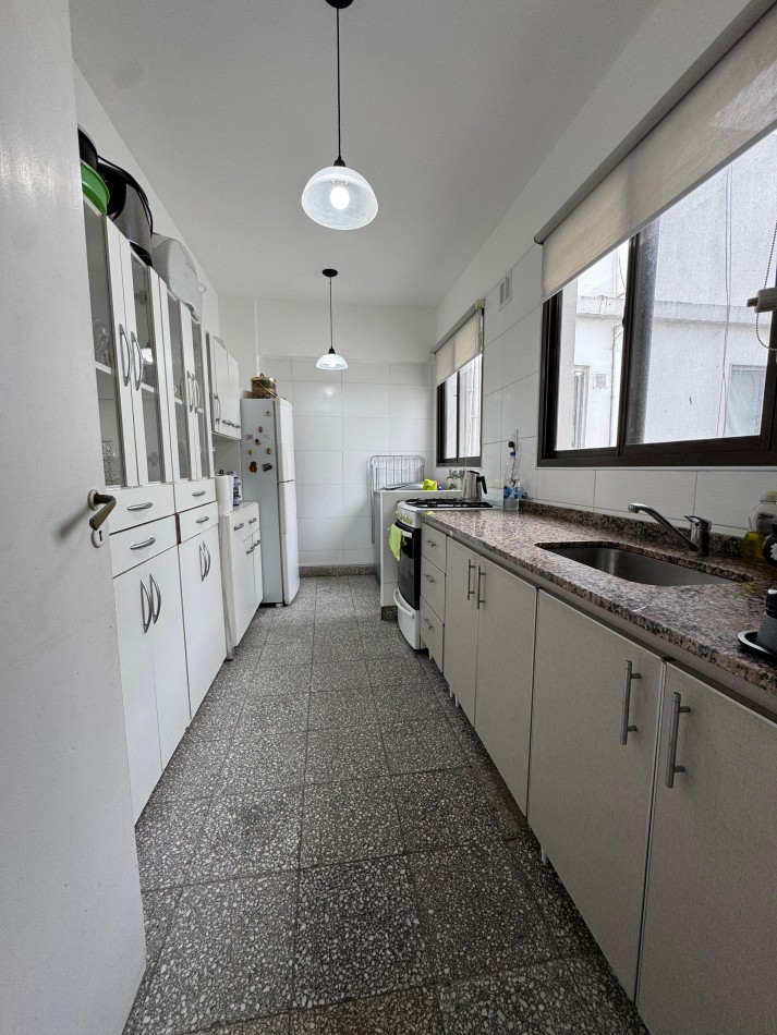 VENTA DEPARTAMENTO 2 AMBIENTES  + COCHERA EN LA PERLA (Salta y Libertad)