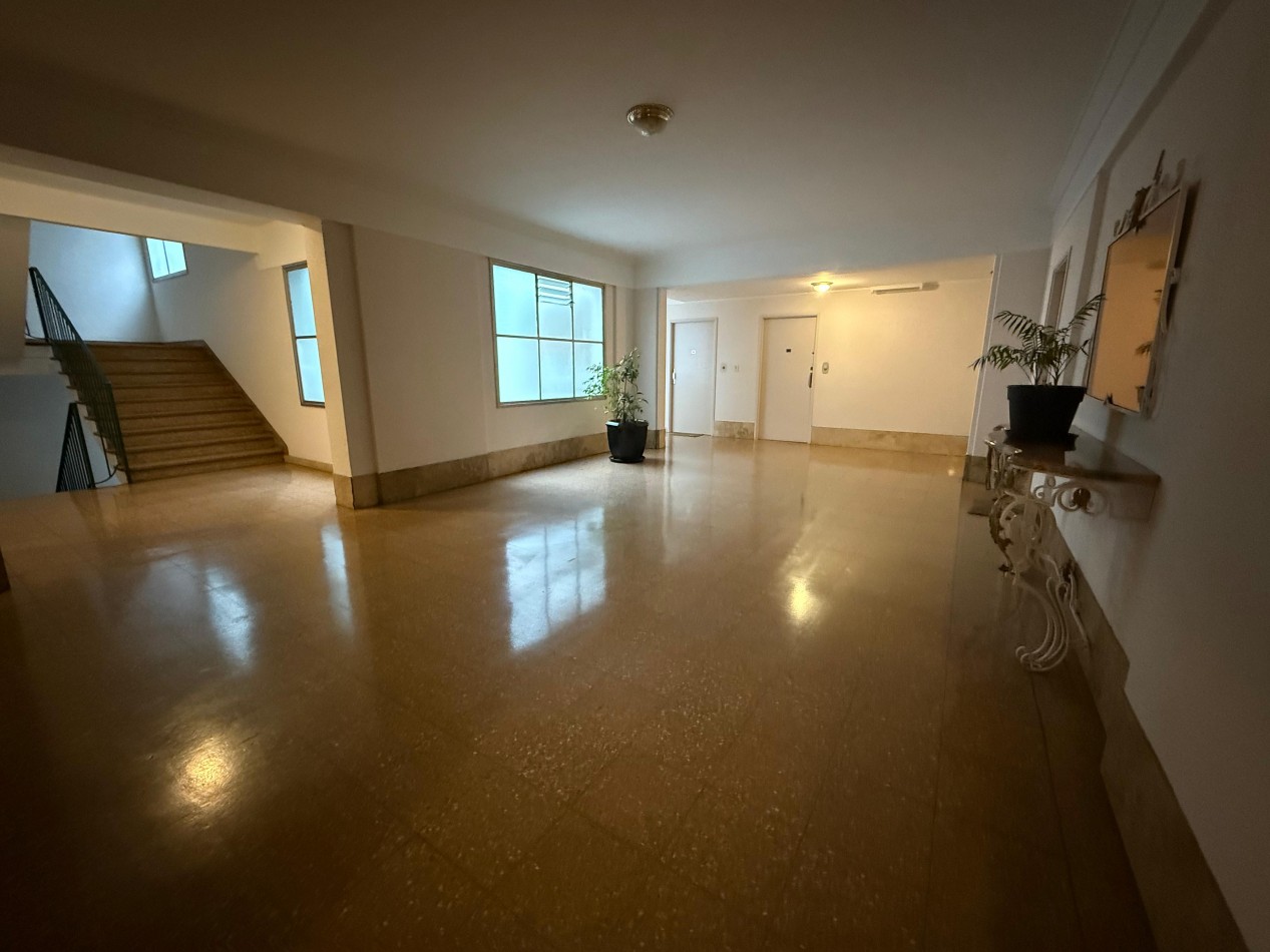 3 AMBIENTES AMPLIO CON DEPENDENCIA Y 3 BAÑOS EN EXCELENTE UBICACION