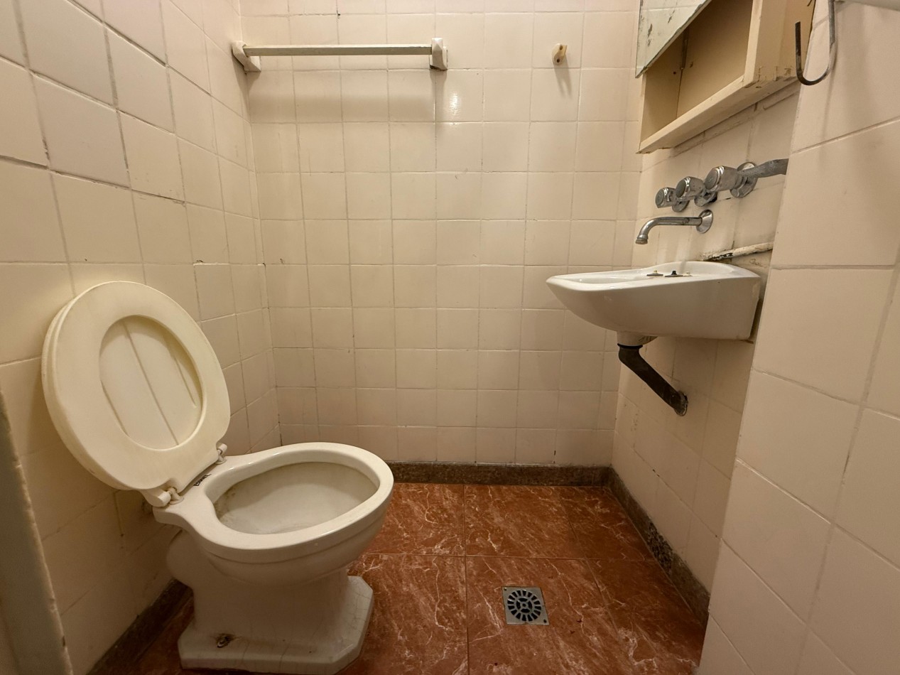 3 AMBIENTES AMPLIO CON DEPENDENCIA Y 3 BAÑOS EN EXCELENTE UBICACION