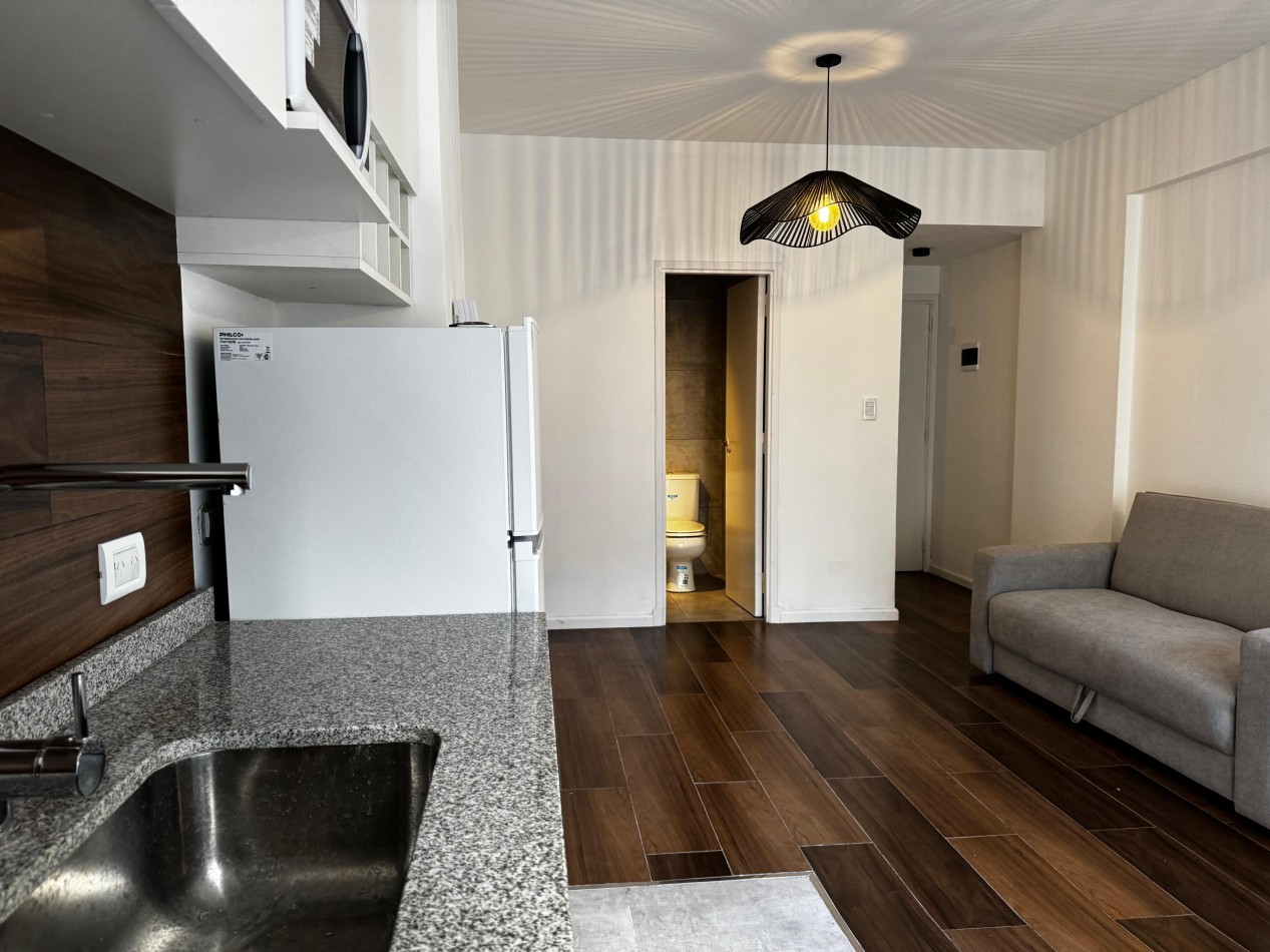 Departamento monoambiente reciclado con patio - 37 m2