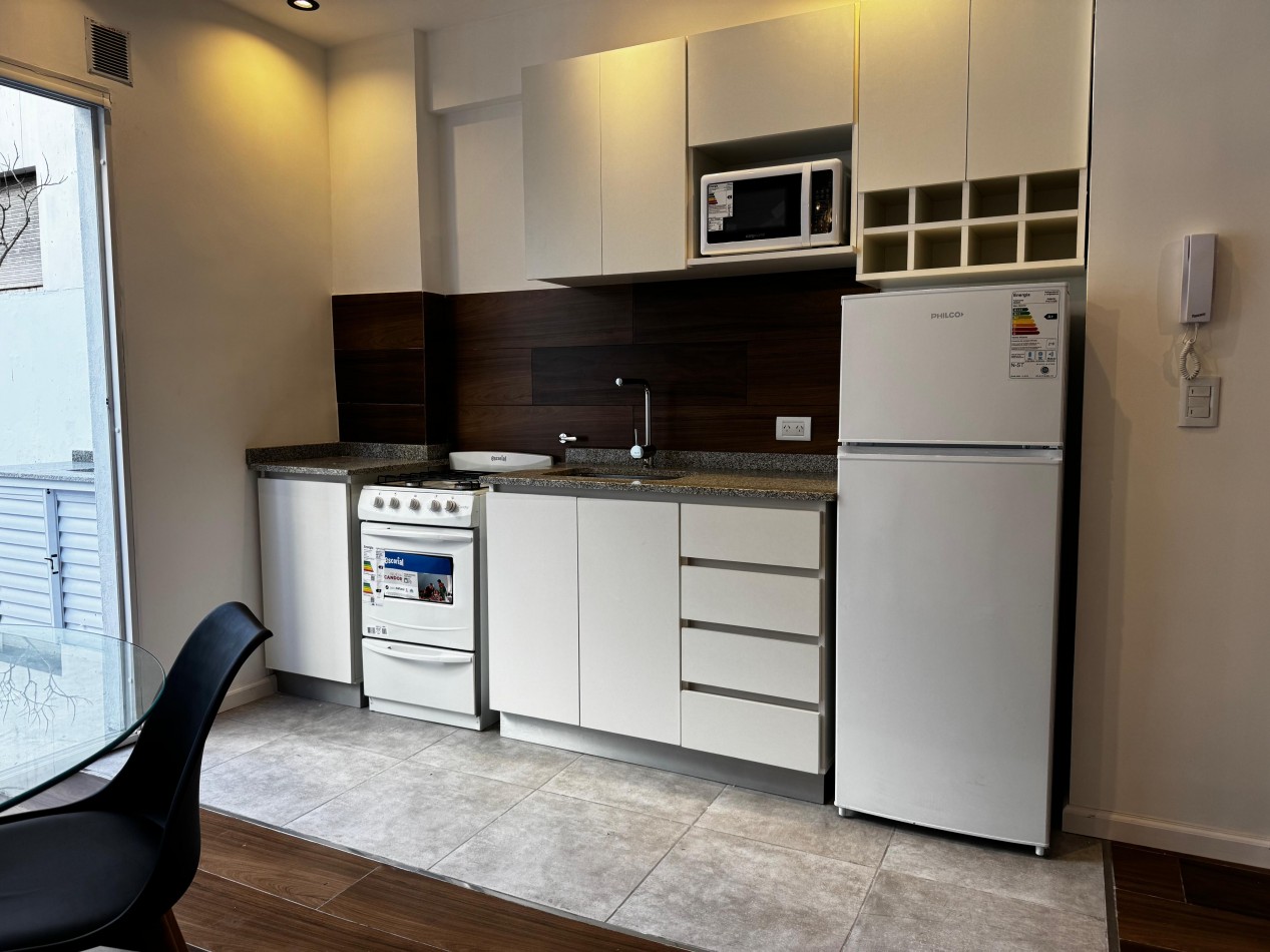 Departamento monoambiente reciclado con patio - 37 m2