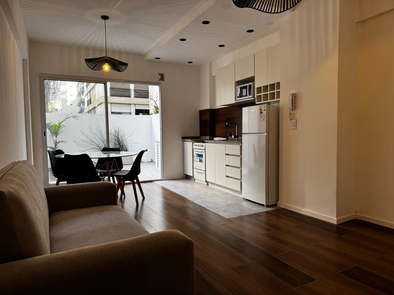 Departamento monoambiente reciclado con patio - 37 m2